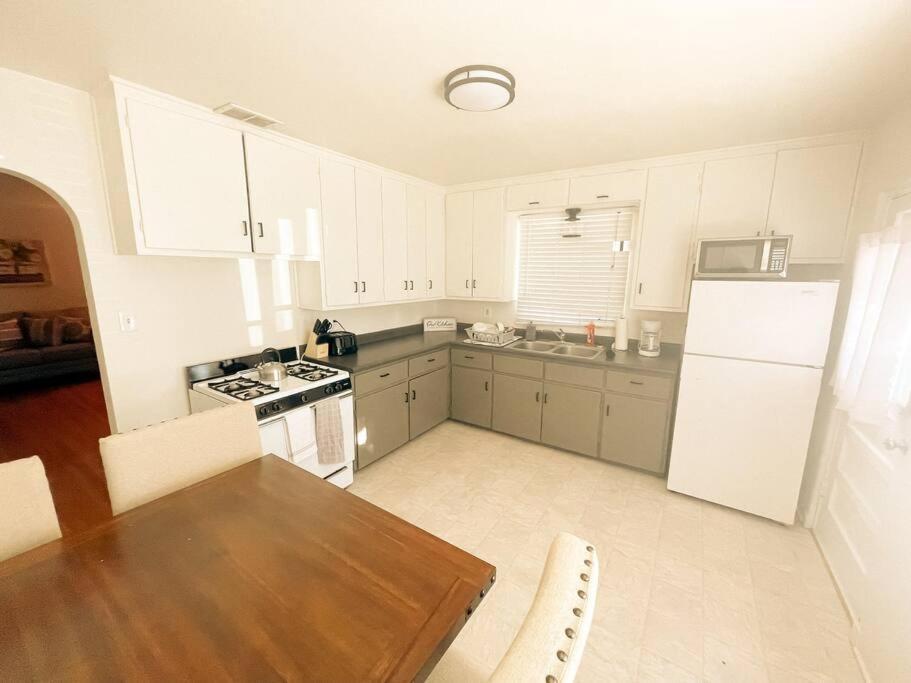Pet Friendly! Private Casita In Nob Hill Villa Albuquerque Kültér fotó